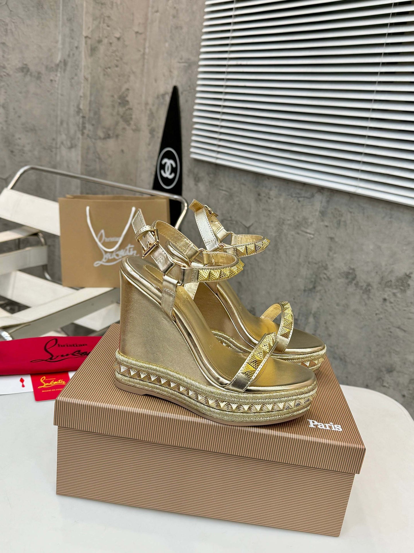 Stud Wedges