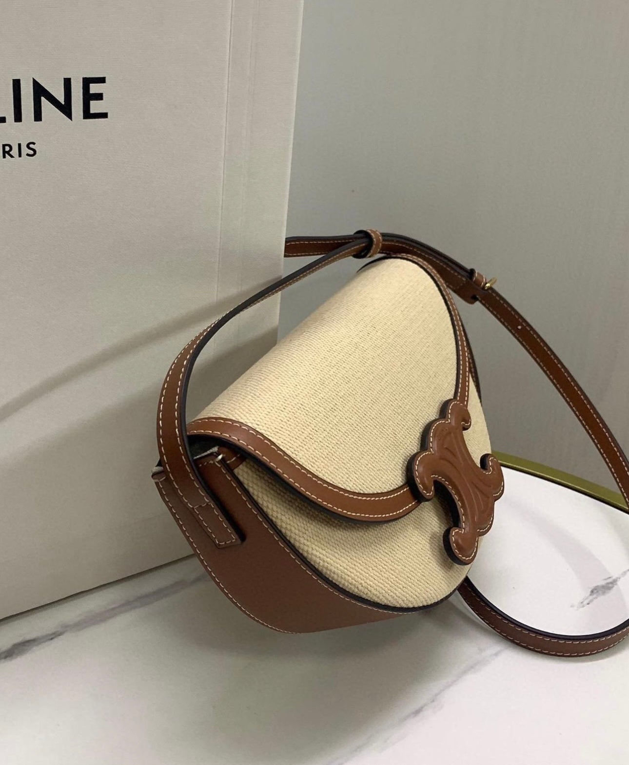 Besace Shoulder Bag