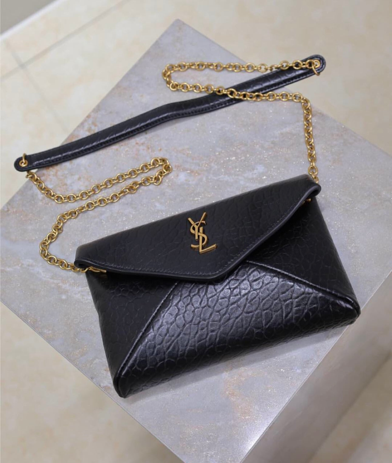 Cassandre Pouch