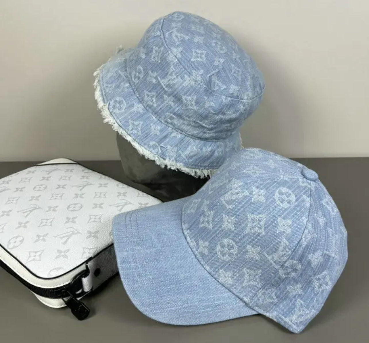 Logo Hat
