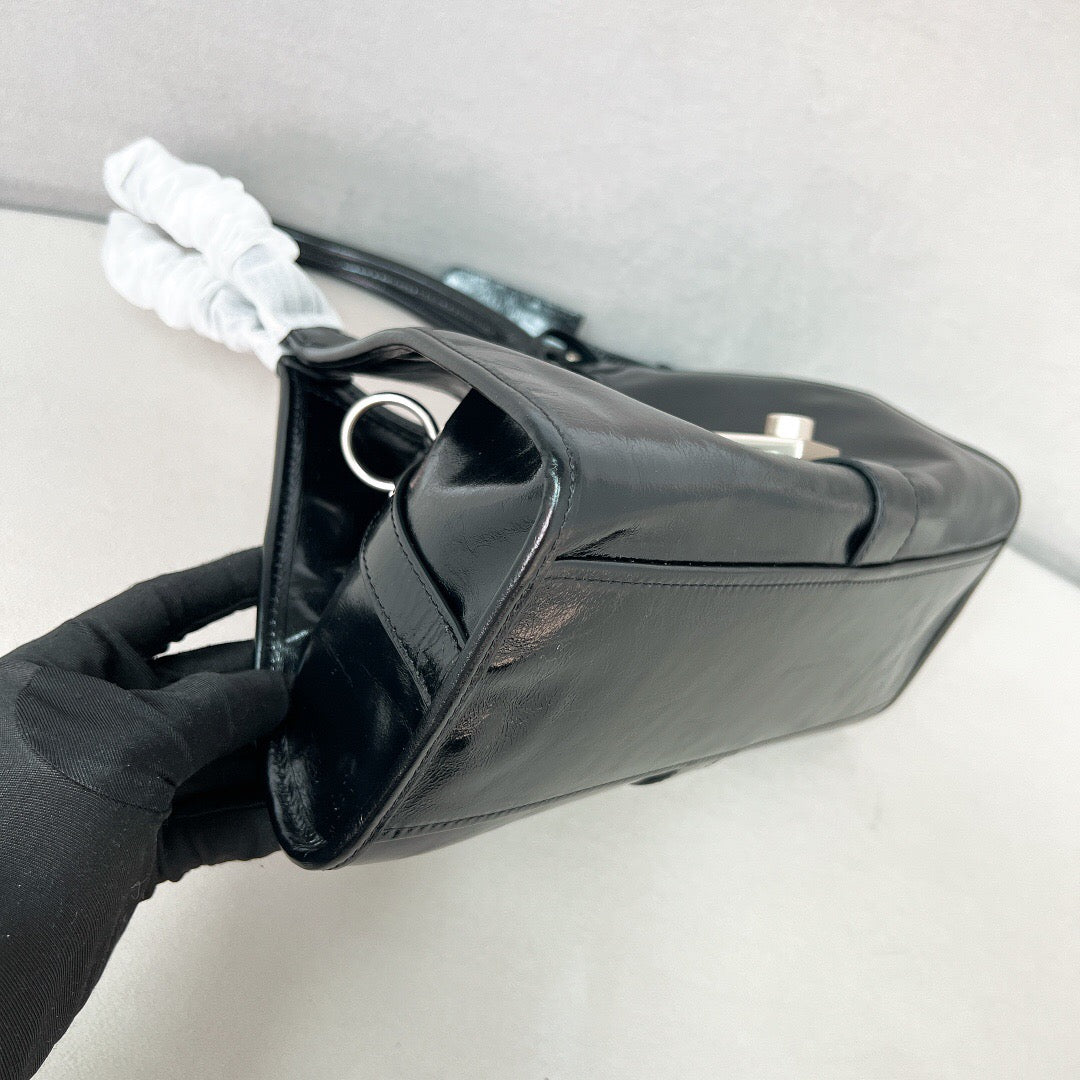 Medium Leather Tote