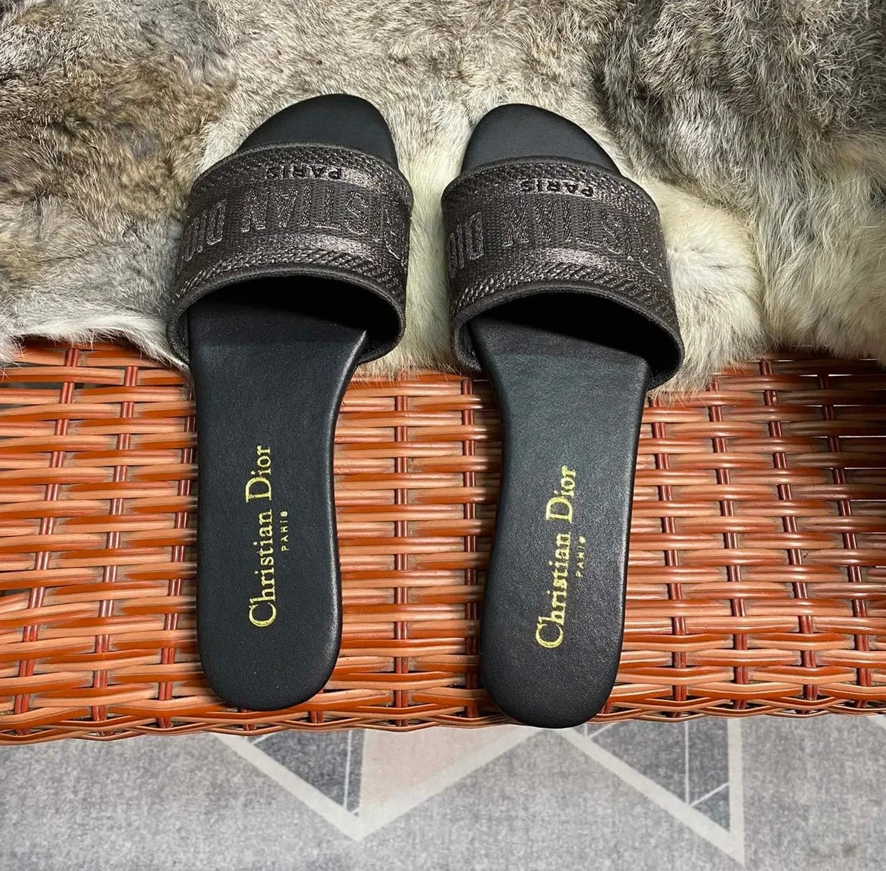 Dway Mules