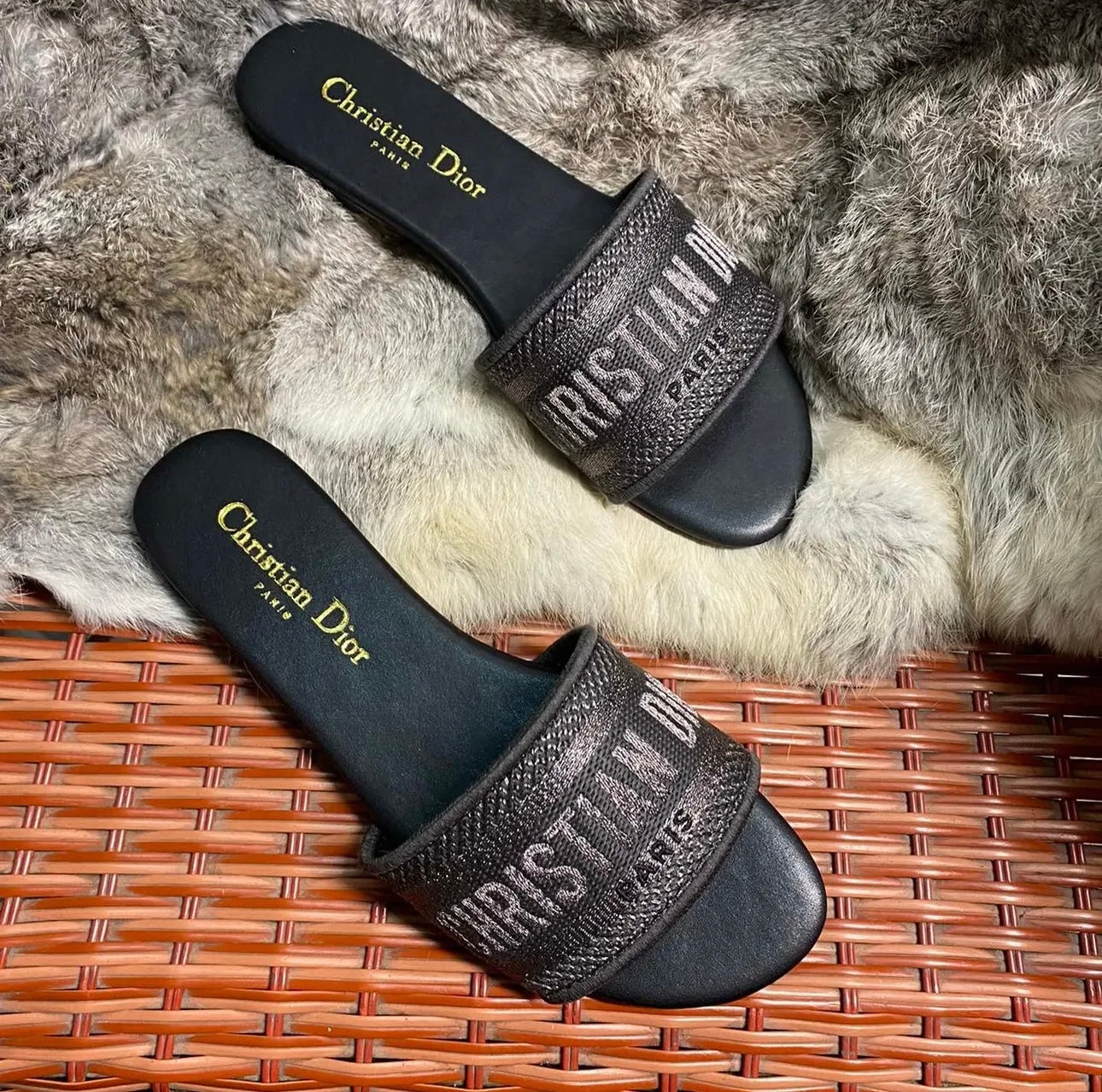 Dway Mules
