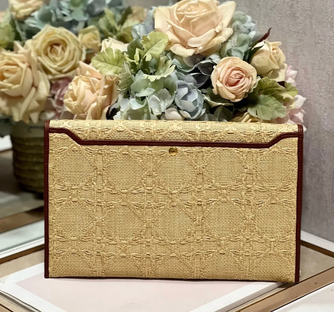 Avenue Pouch