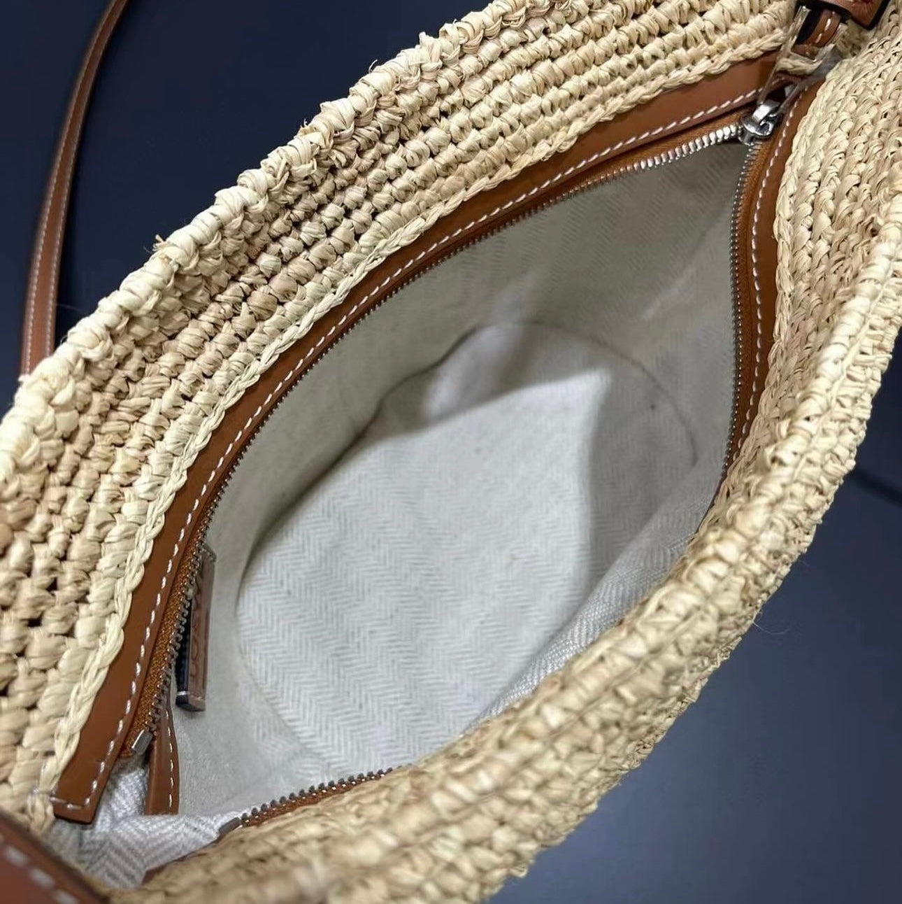 Slit Pochette