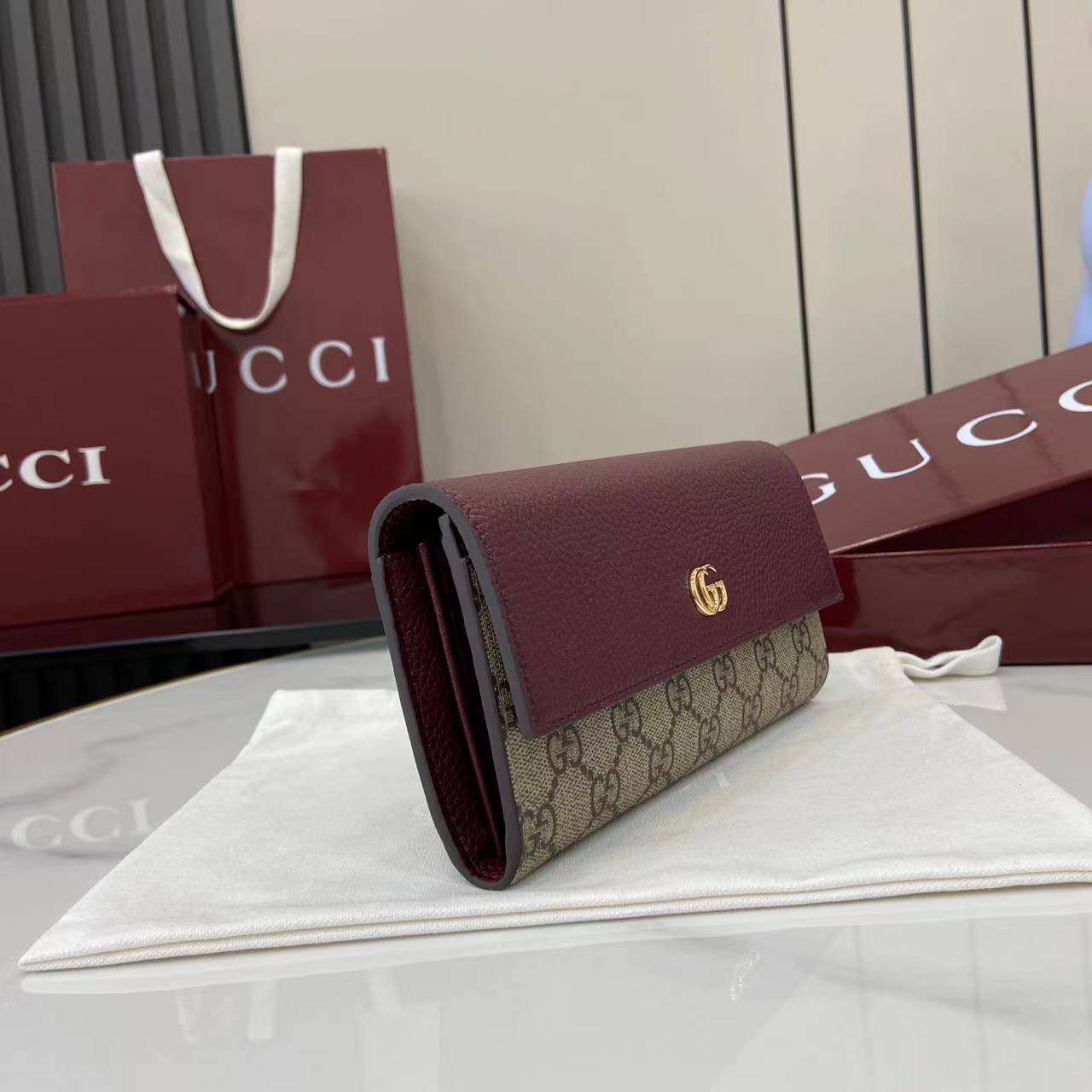 Continental Wallet