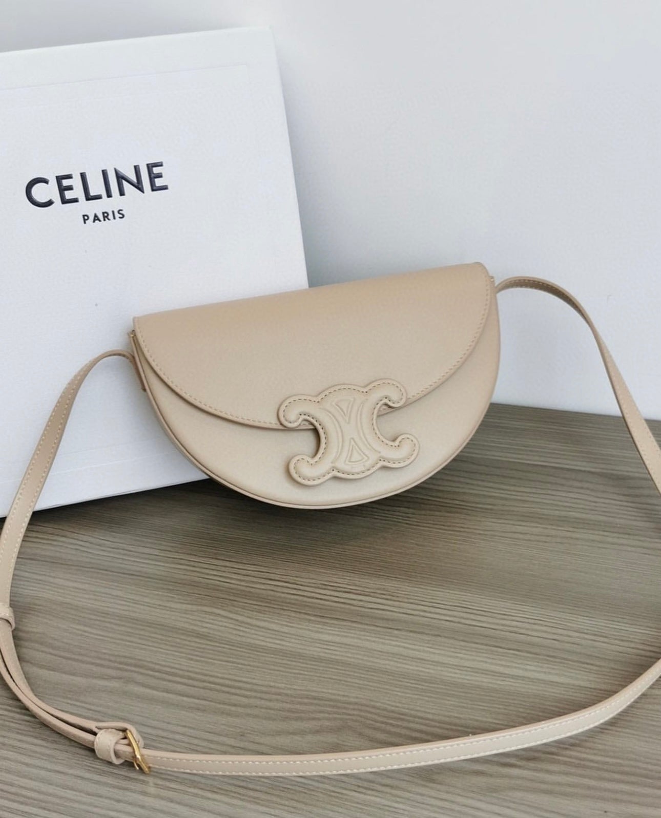 Besace Shoulder Bag