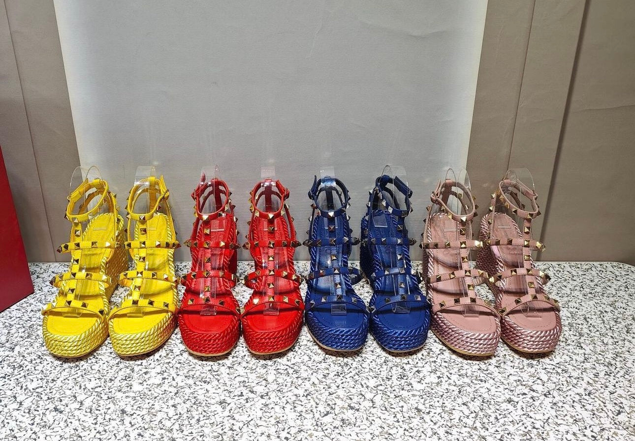 Rockstud Wedges