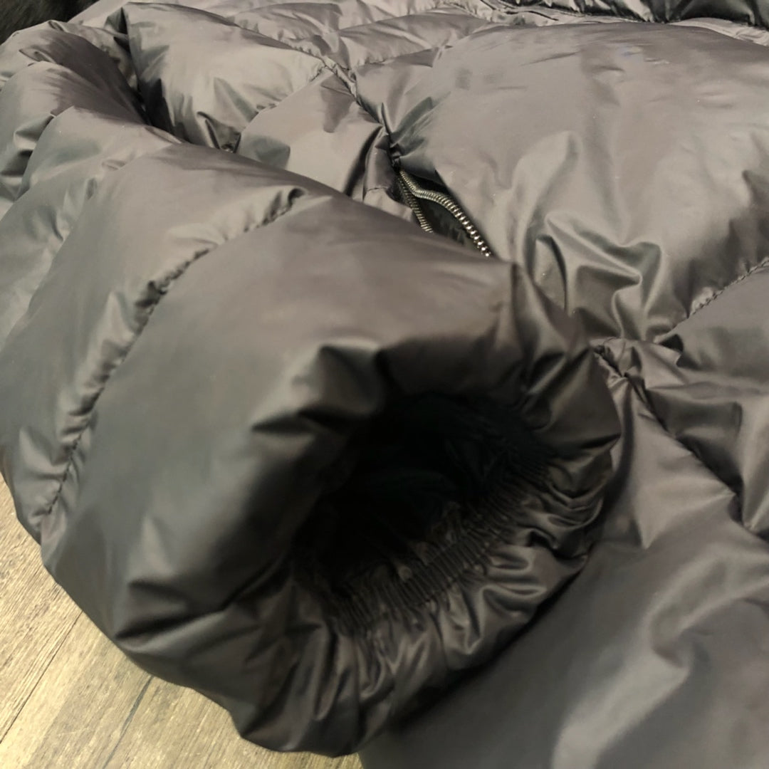Logo Coat