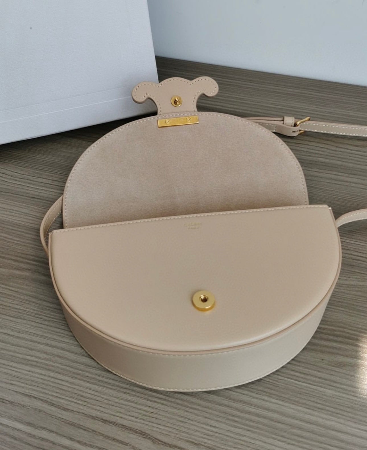 Besace Shoulder Bag