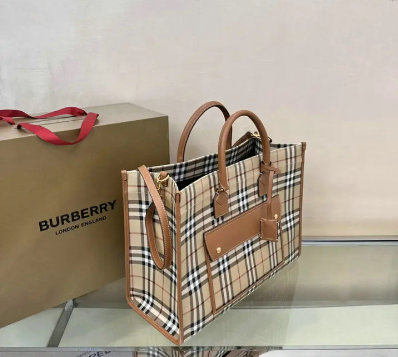 Freya Tote