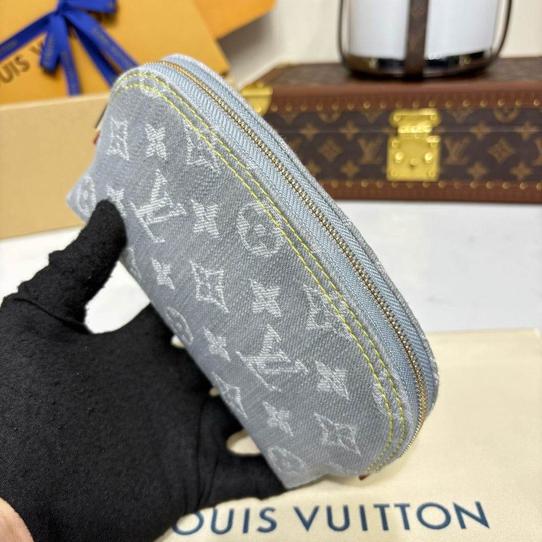 Cosmetic Pouch