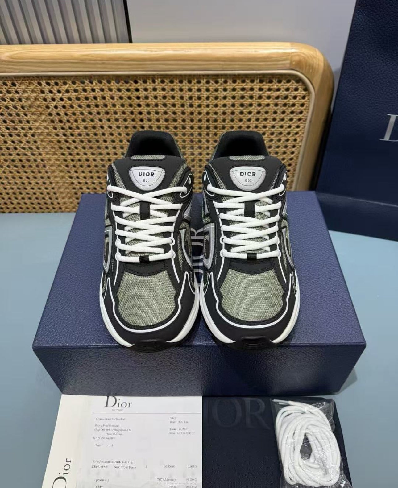 B30 Sneaker