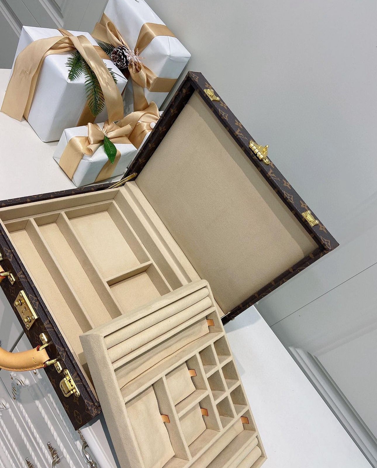 Boite Jewellery Case