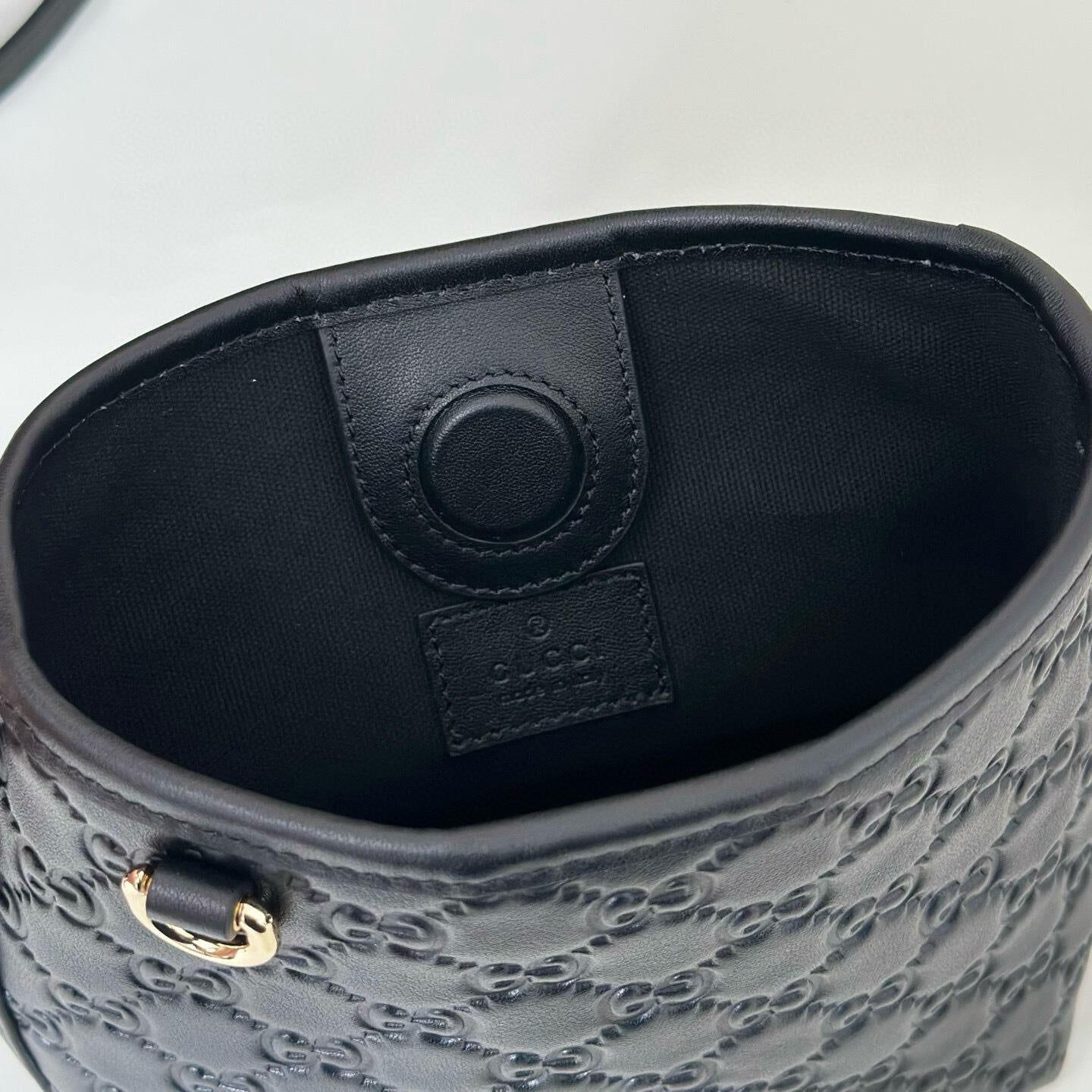 Emblem Nano Bucket