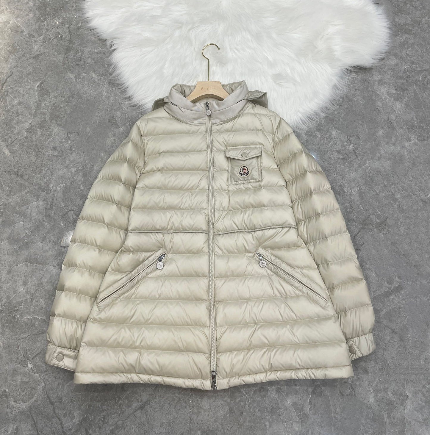 Logo Coat