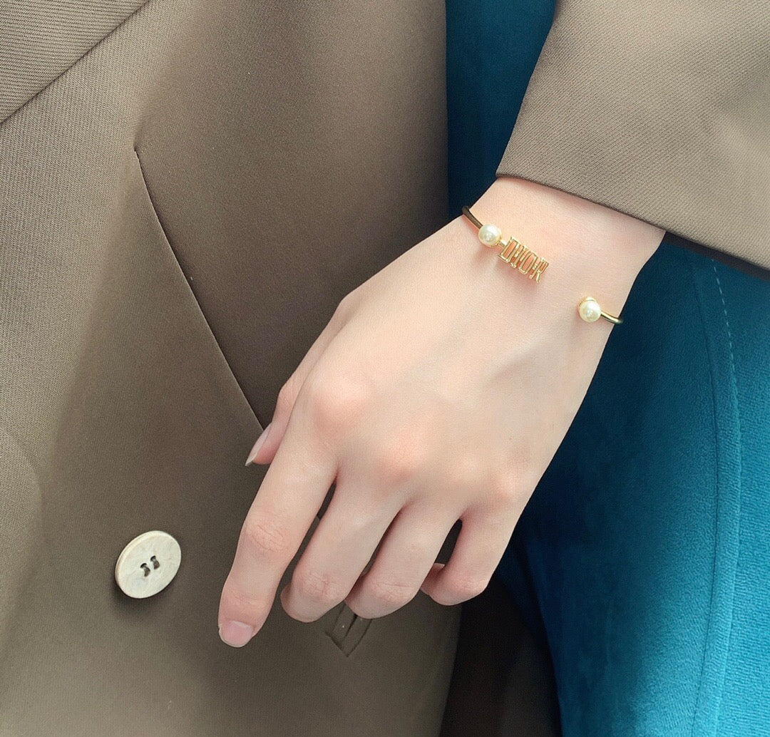 CD Pearl Bangle