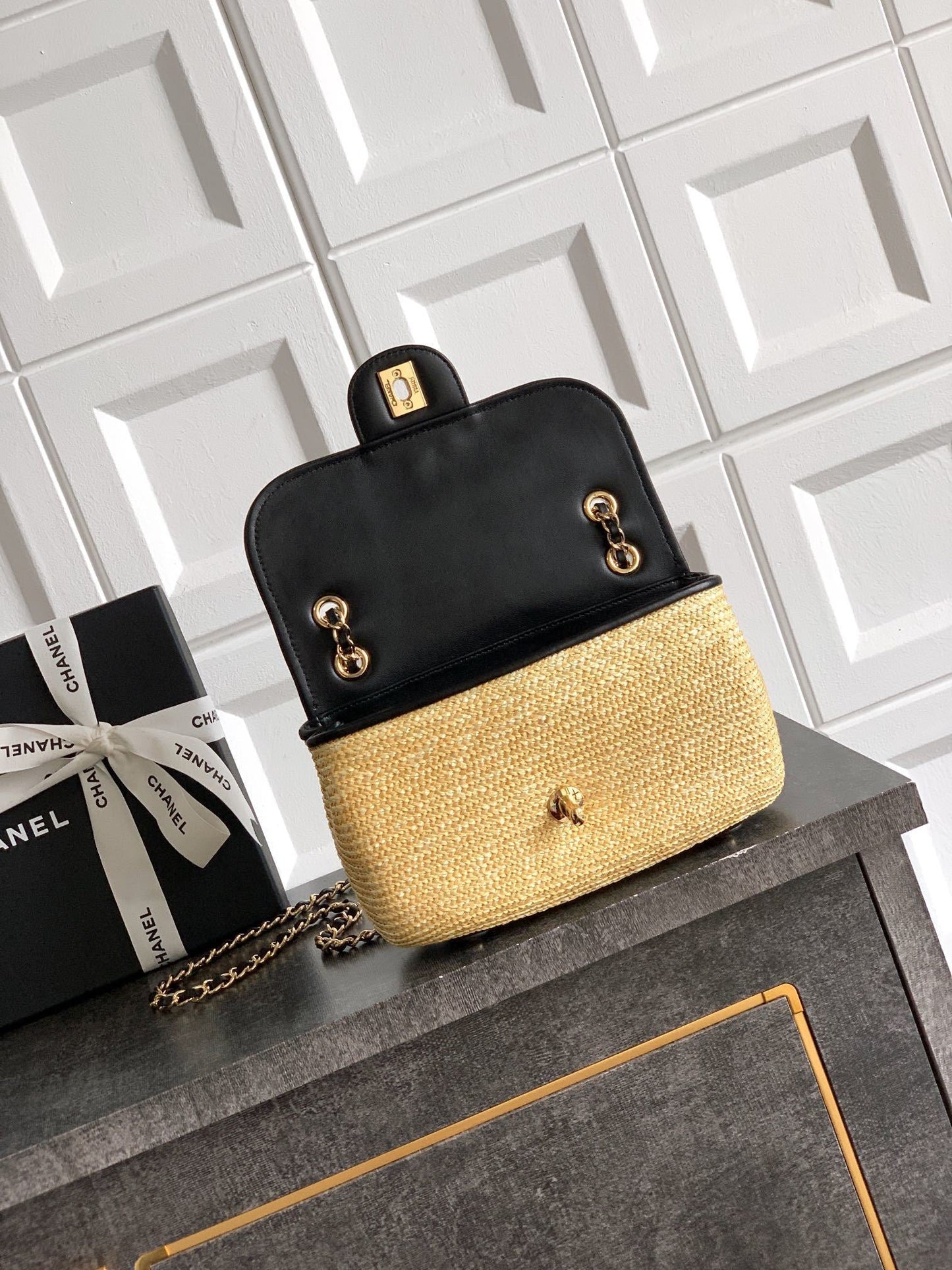 Raffia Classic Flap