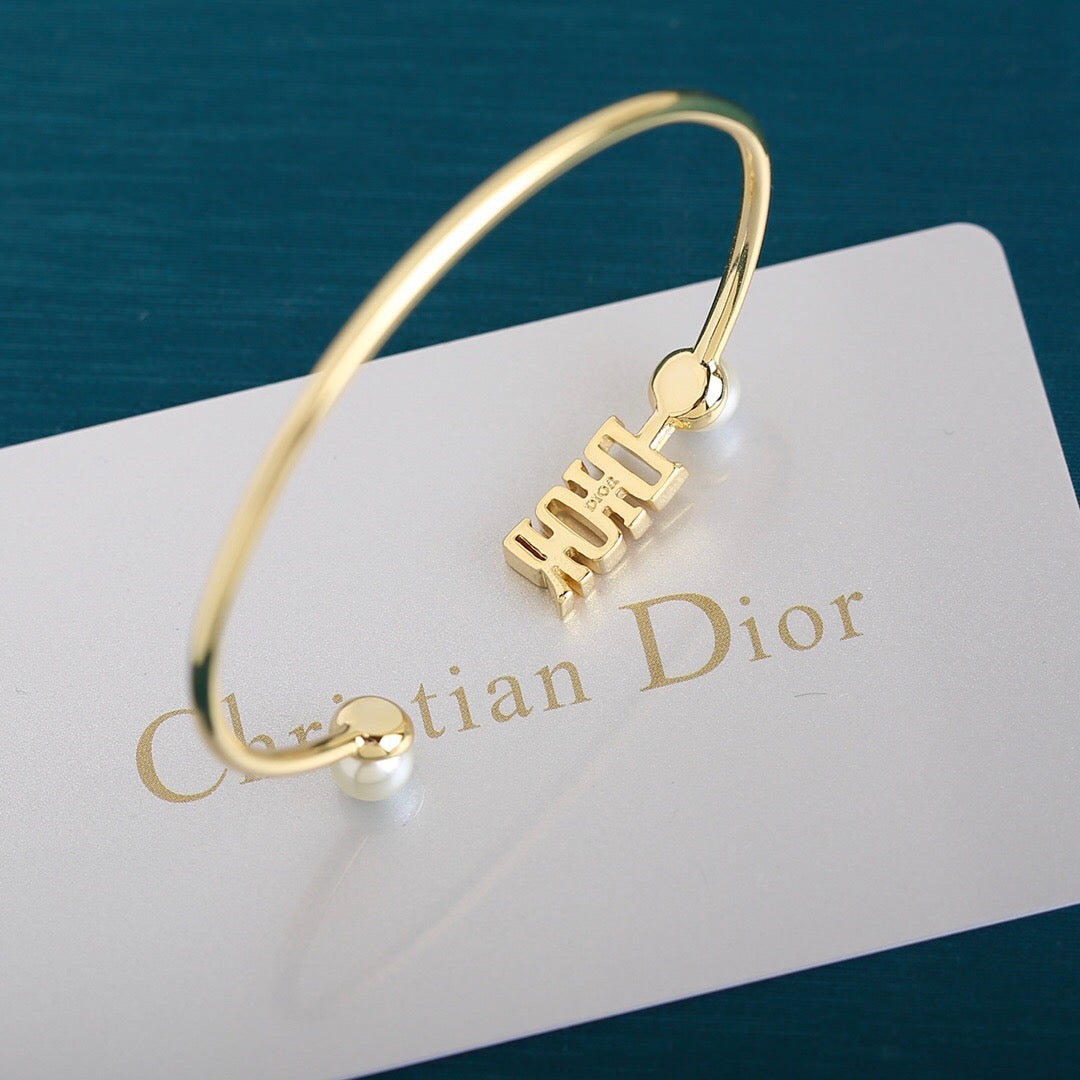 CD Pearl Bangle