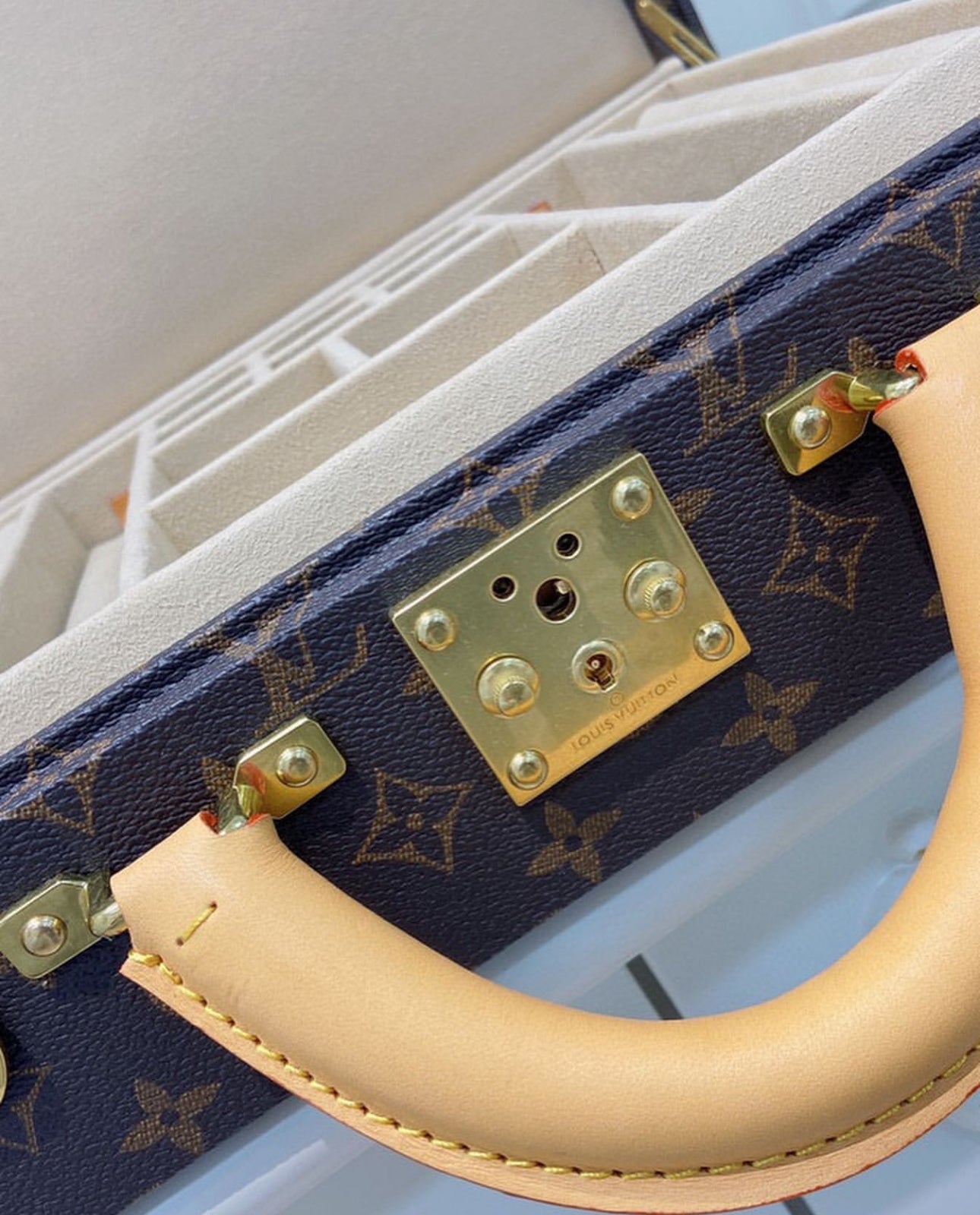 Boite Jewellery Case
