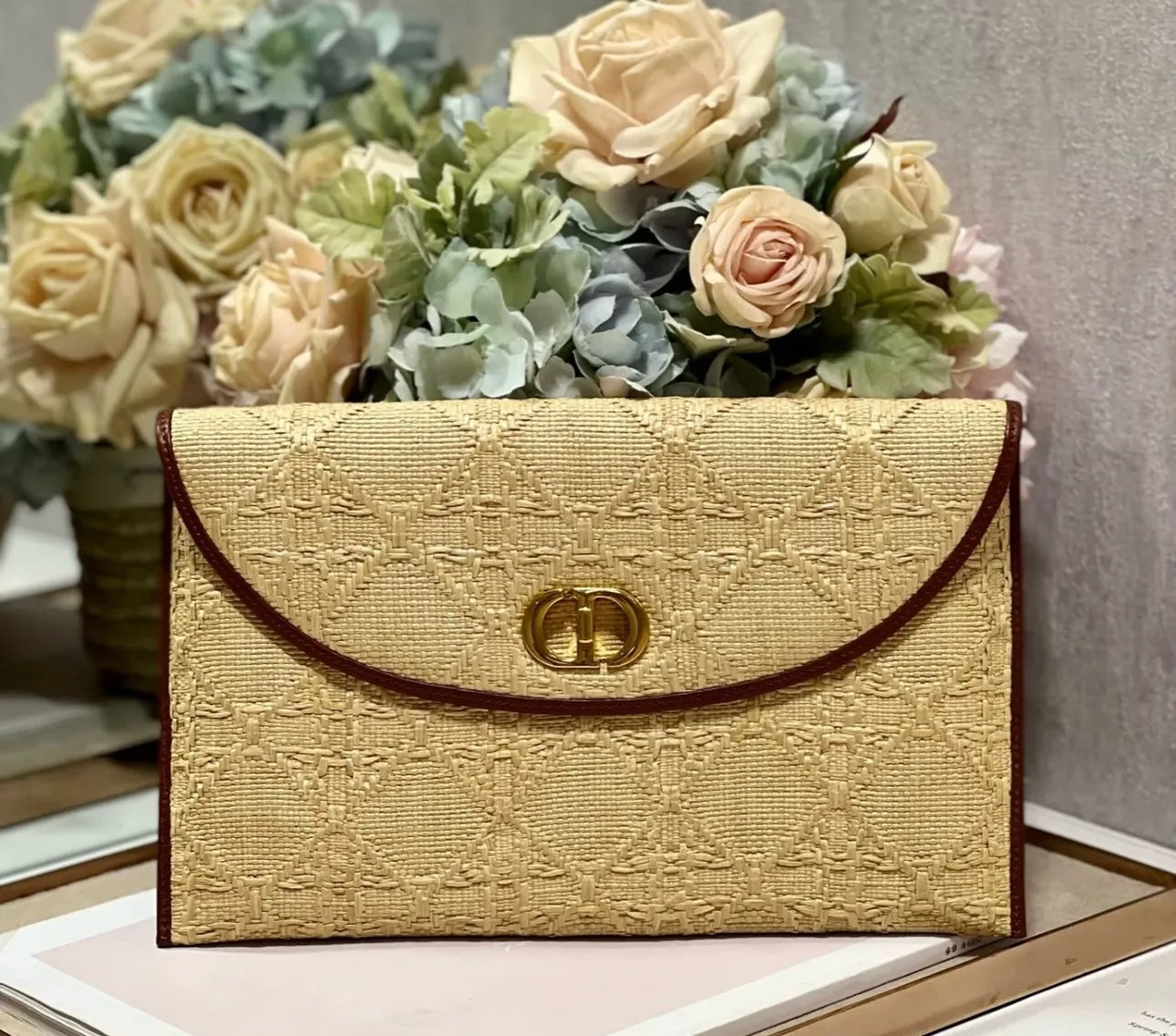 Avenue Pouch