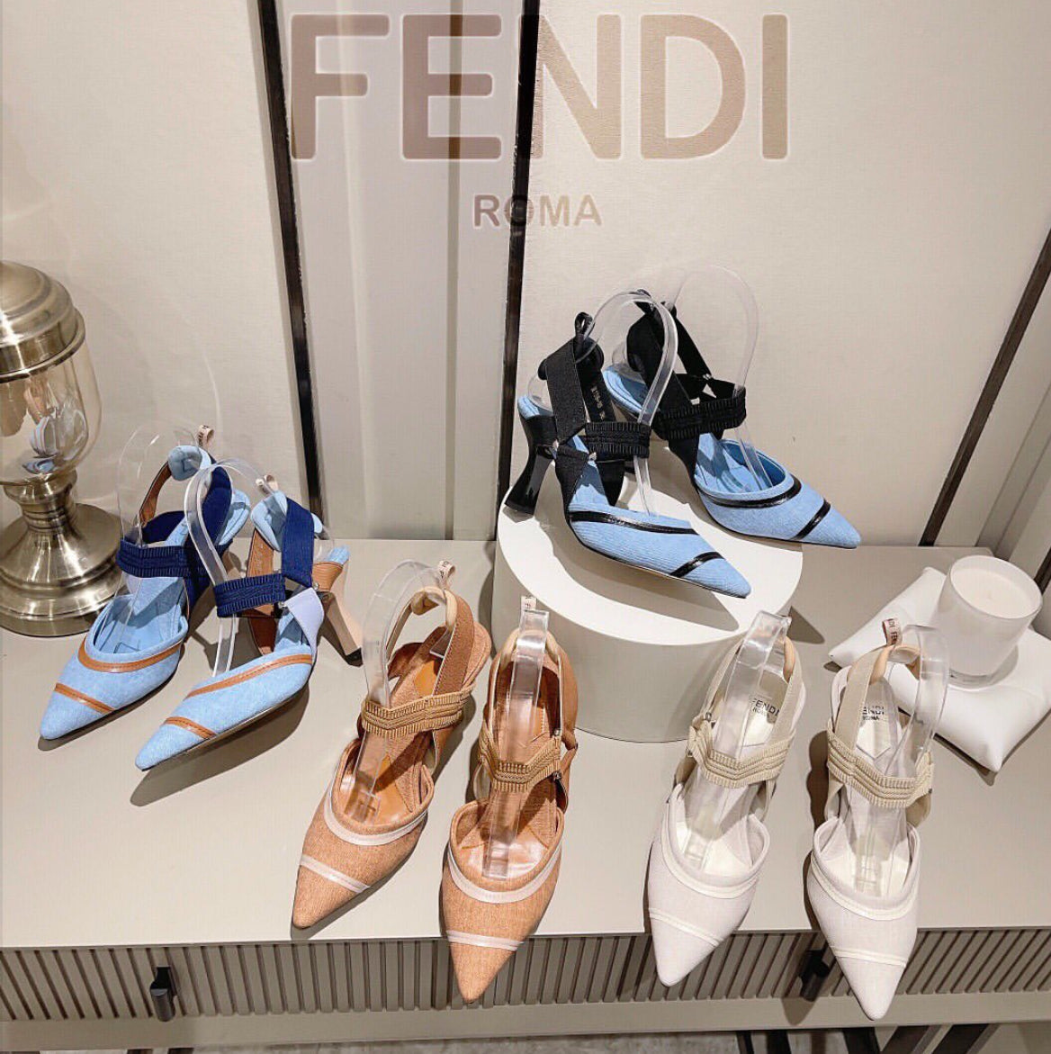 Colabri Pumps