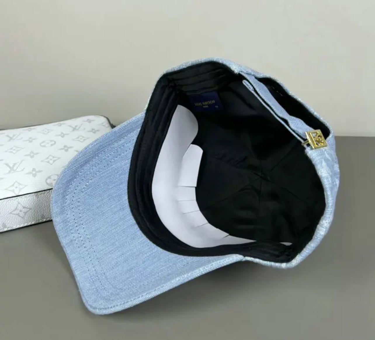 Logo Hat