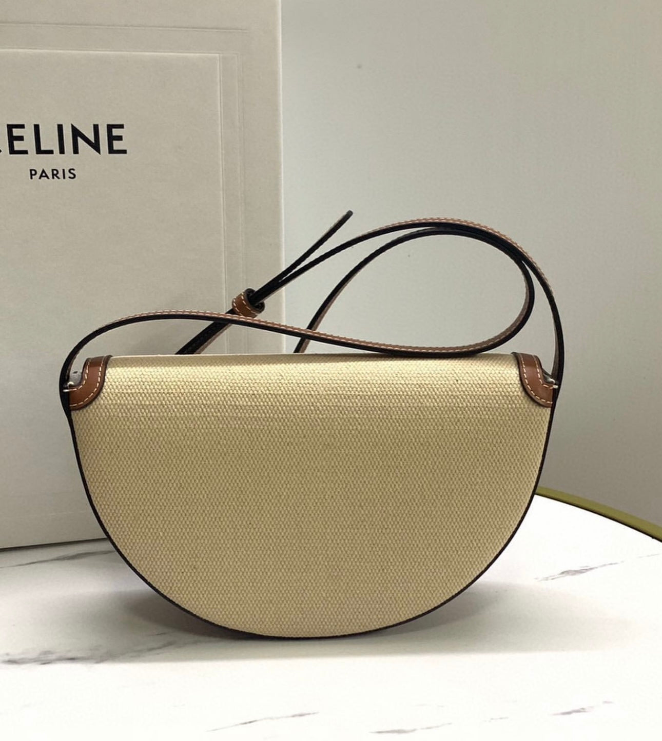 Besace Shoulder Bag