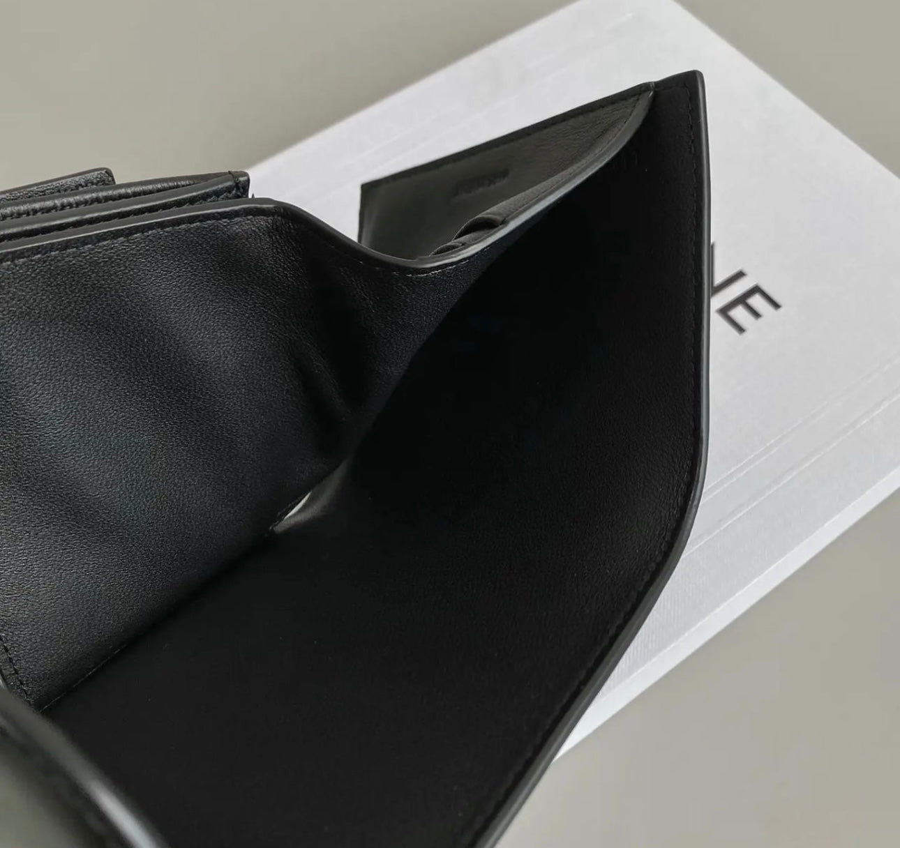 Triomphe Wallet