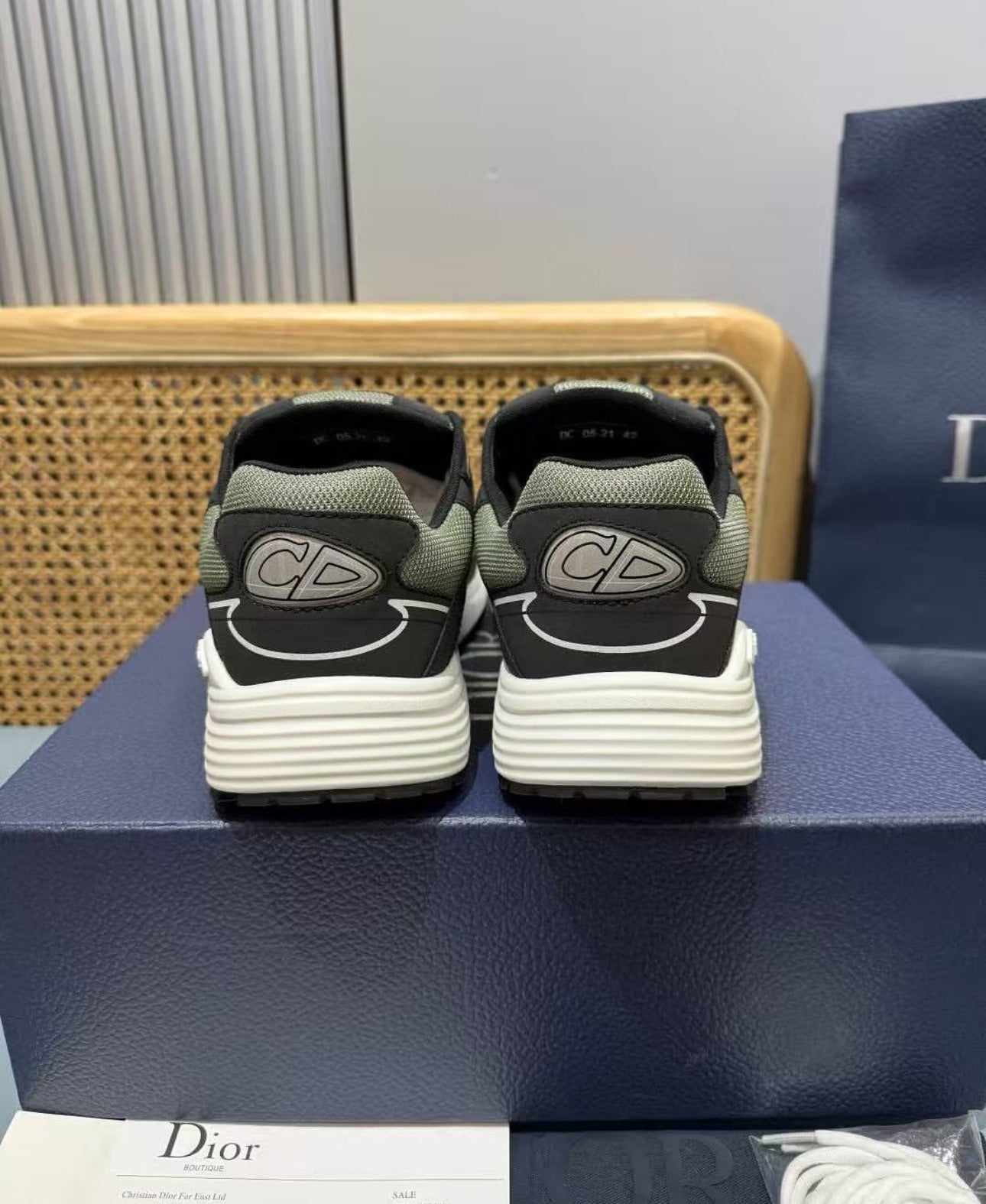 B30 Sneaker