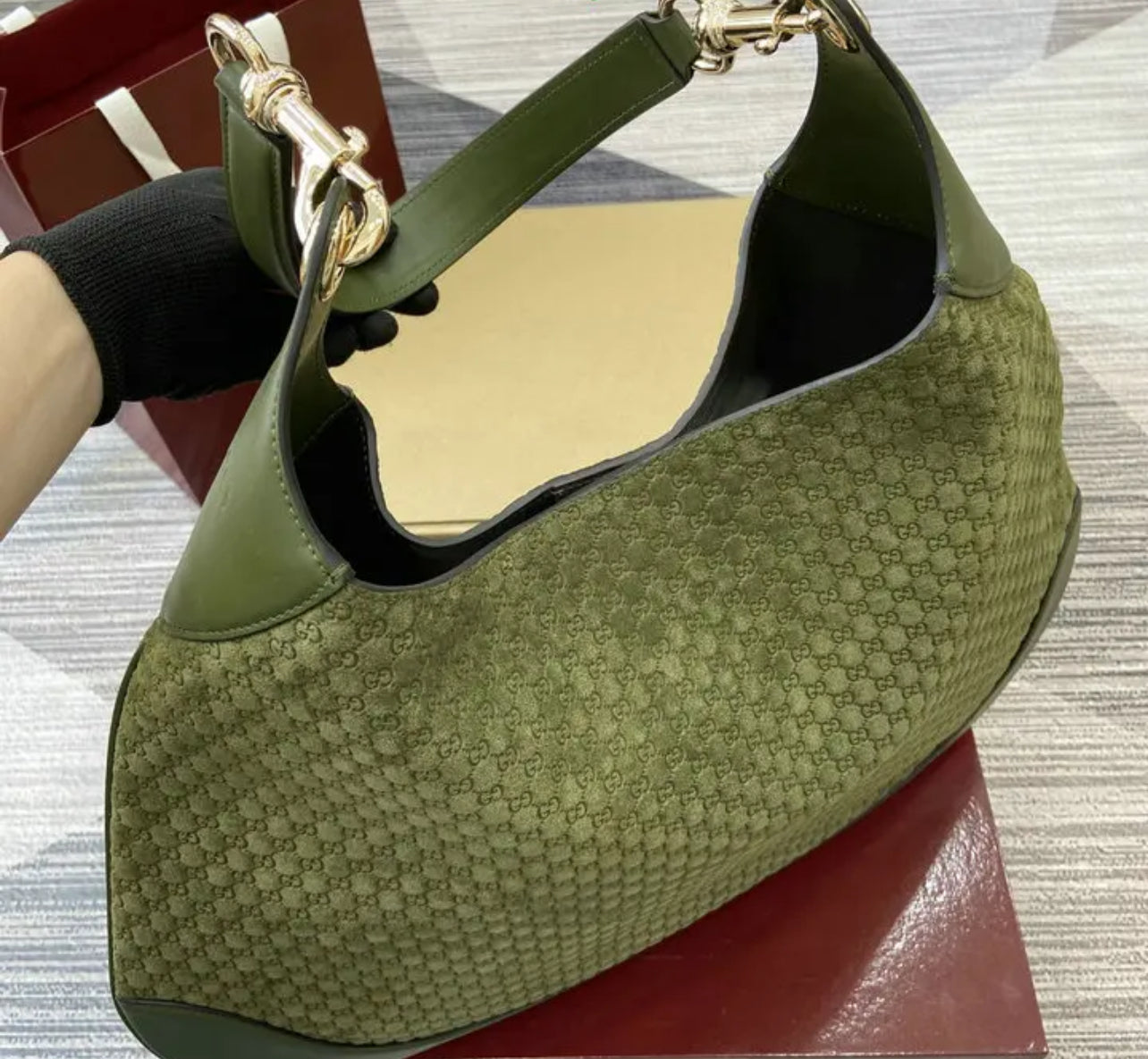 GG Medium Shoulder Bag