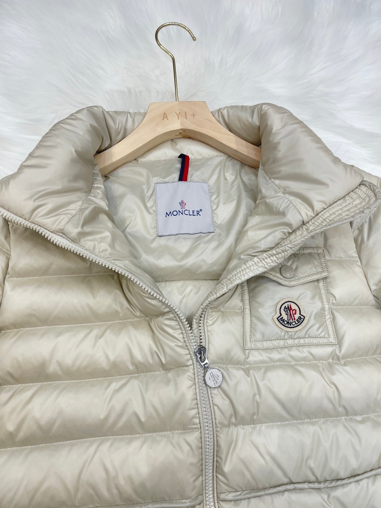 Logo Coat