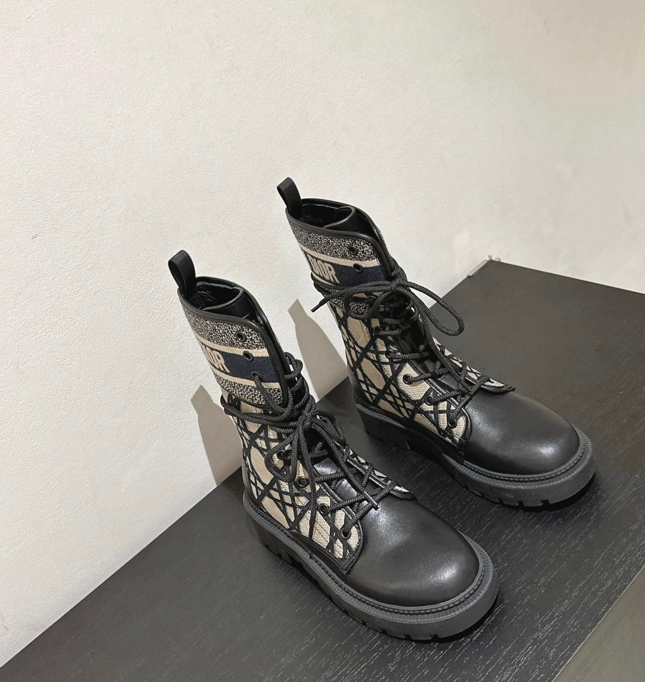 D Major Boots