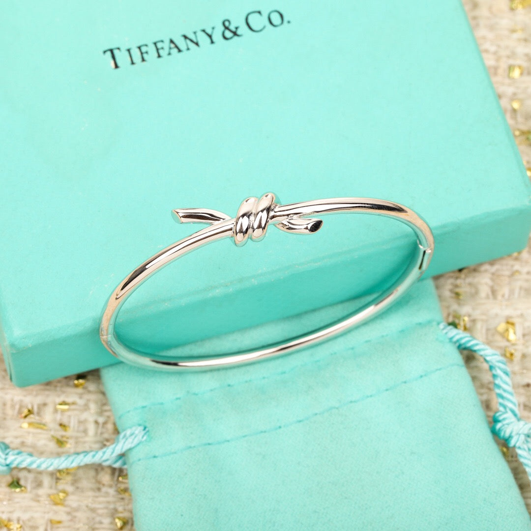 Knot Bracelet