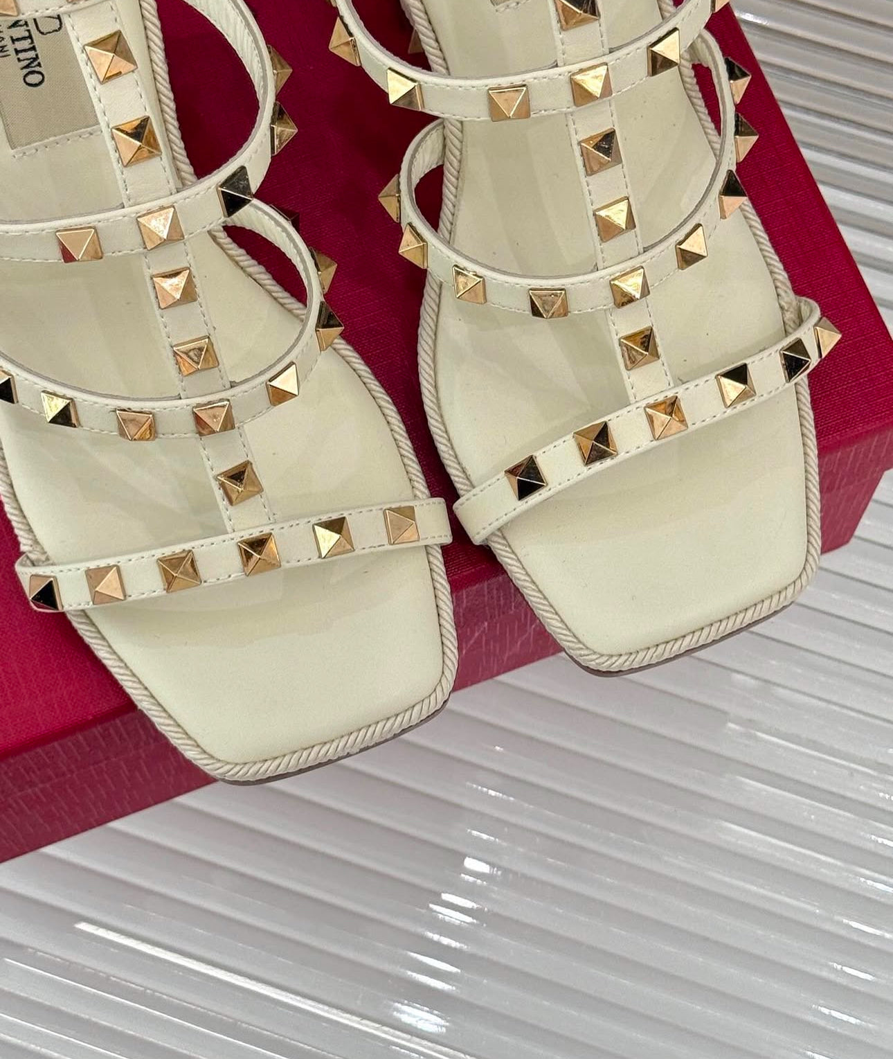 Rockstud Wedges