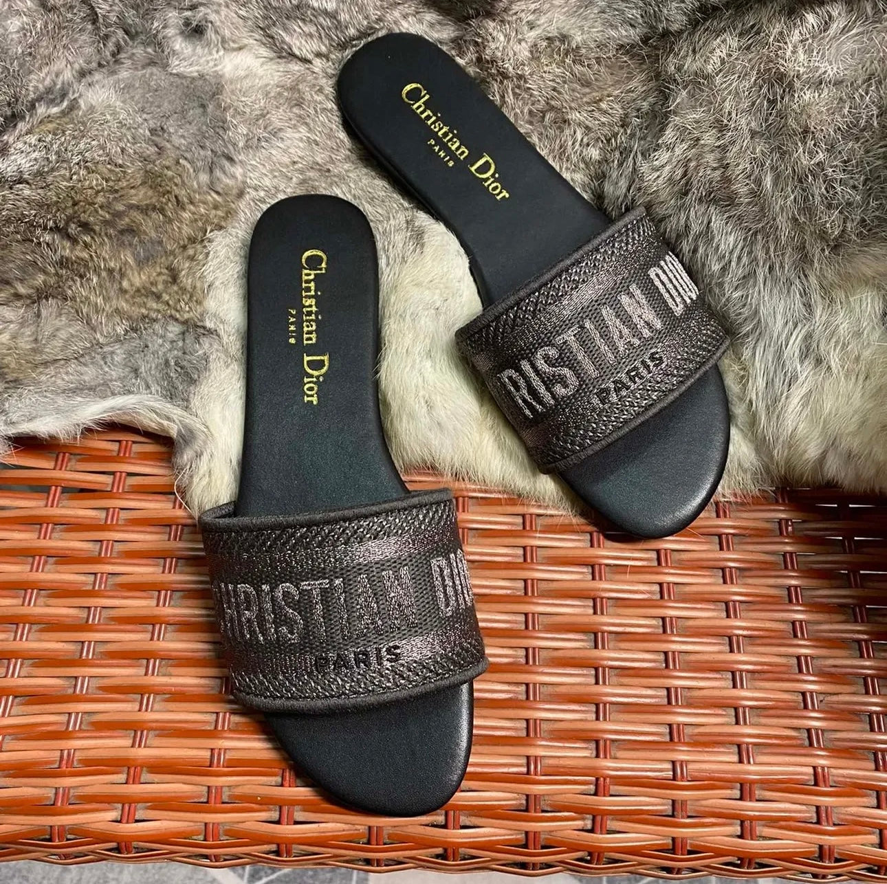 Dway Mules