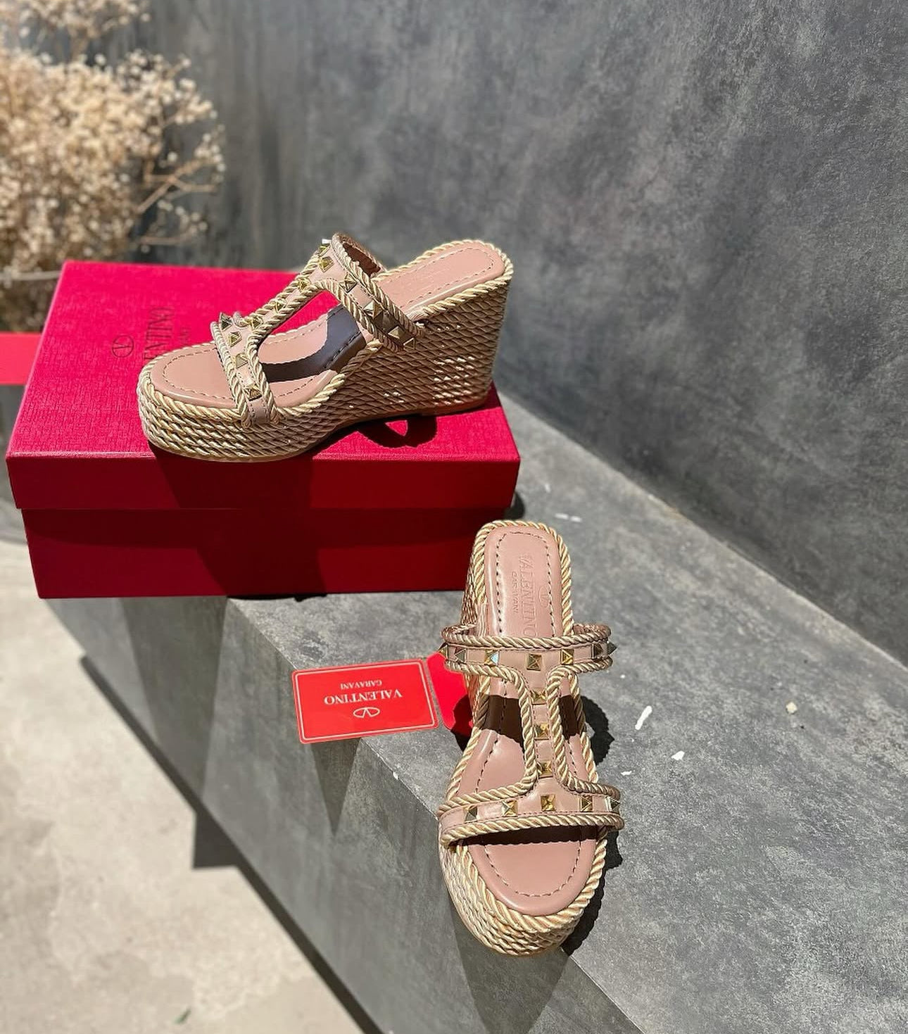 Rockstud Wedges