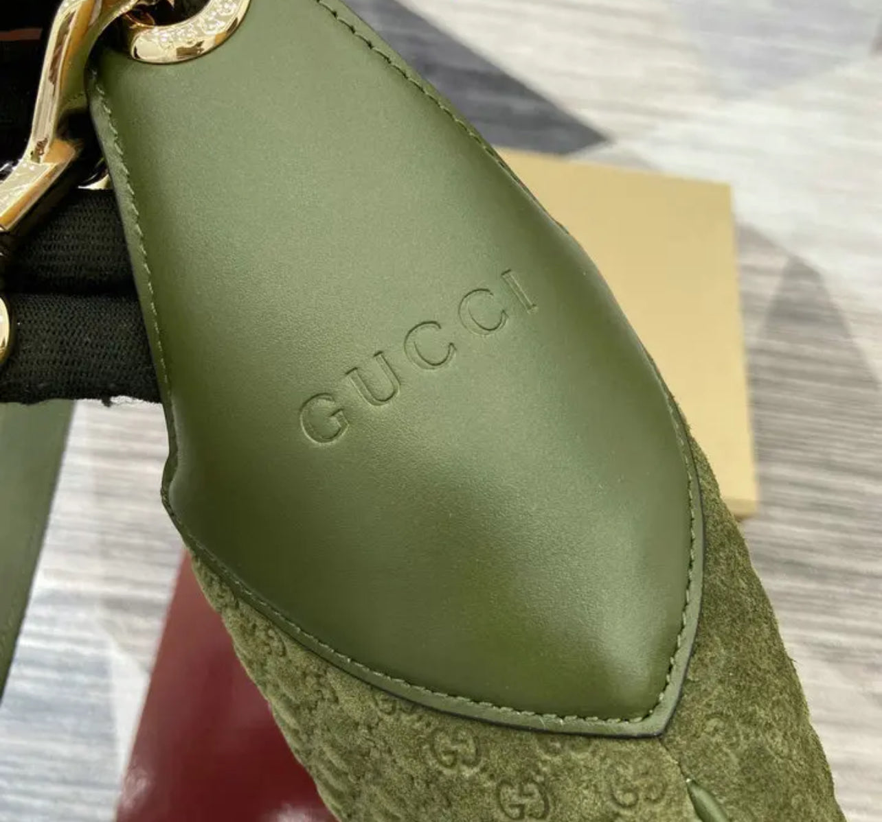 GG Medium Shoulder Bag