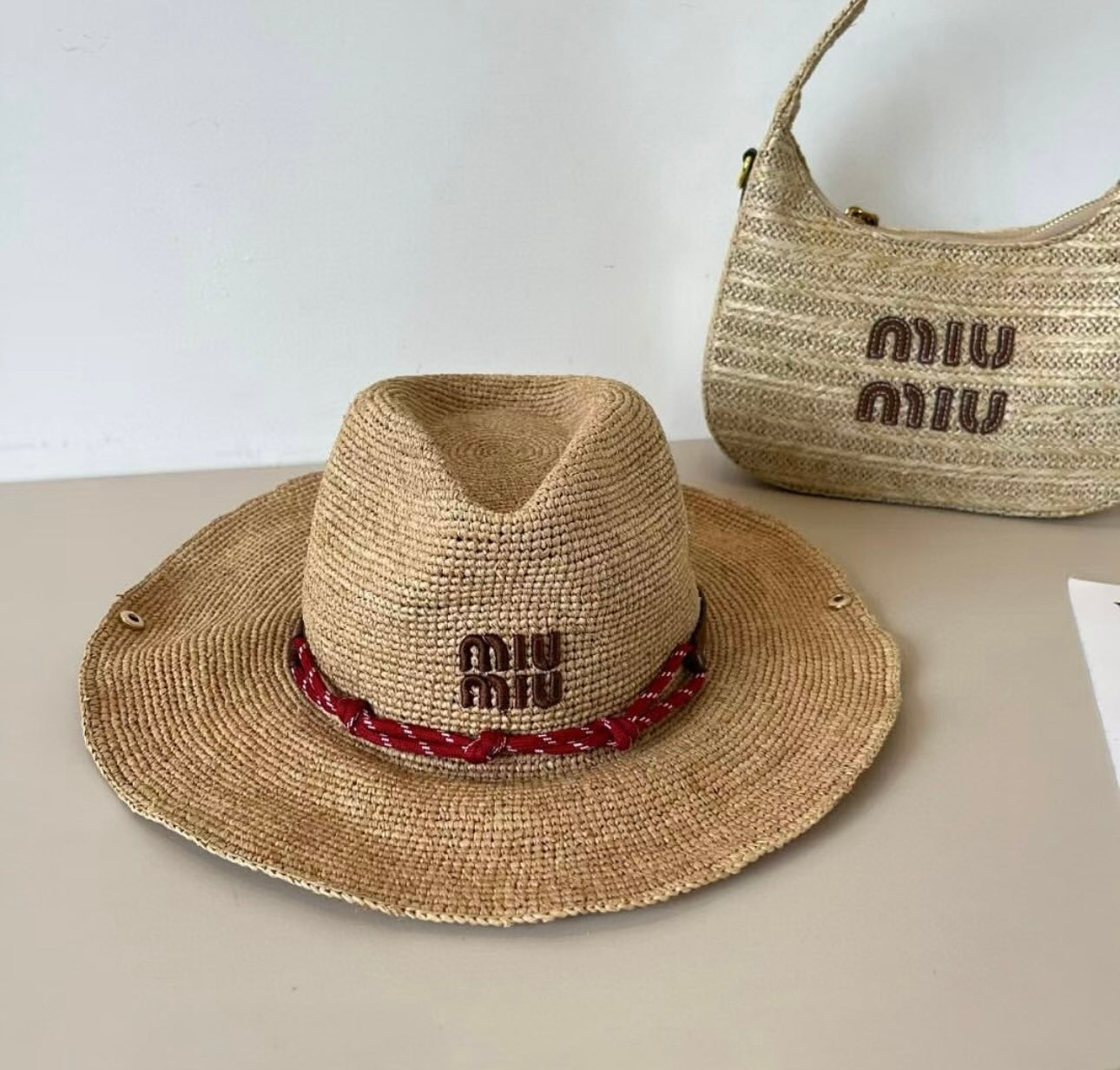 Logo Hat