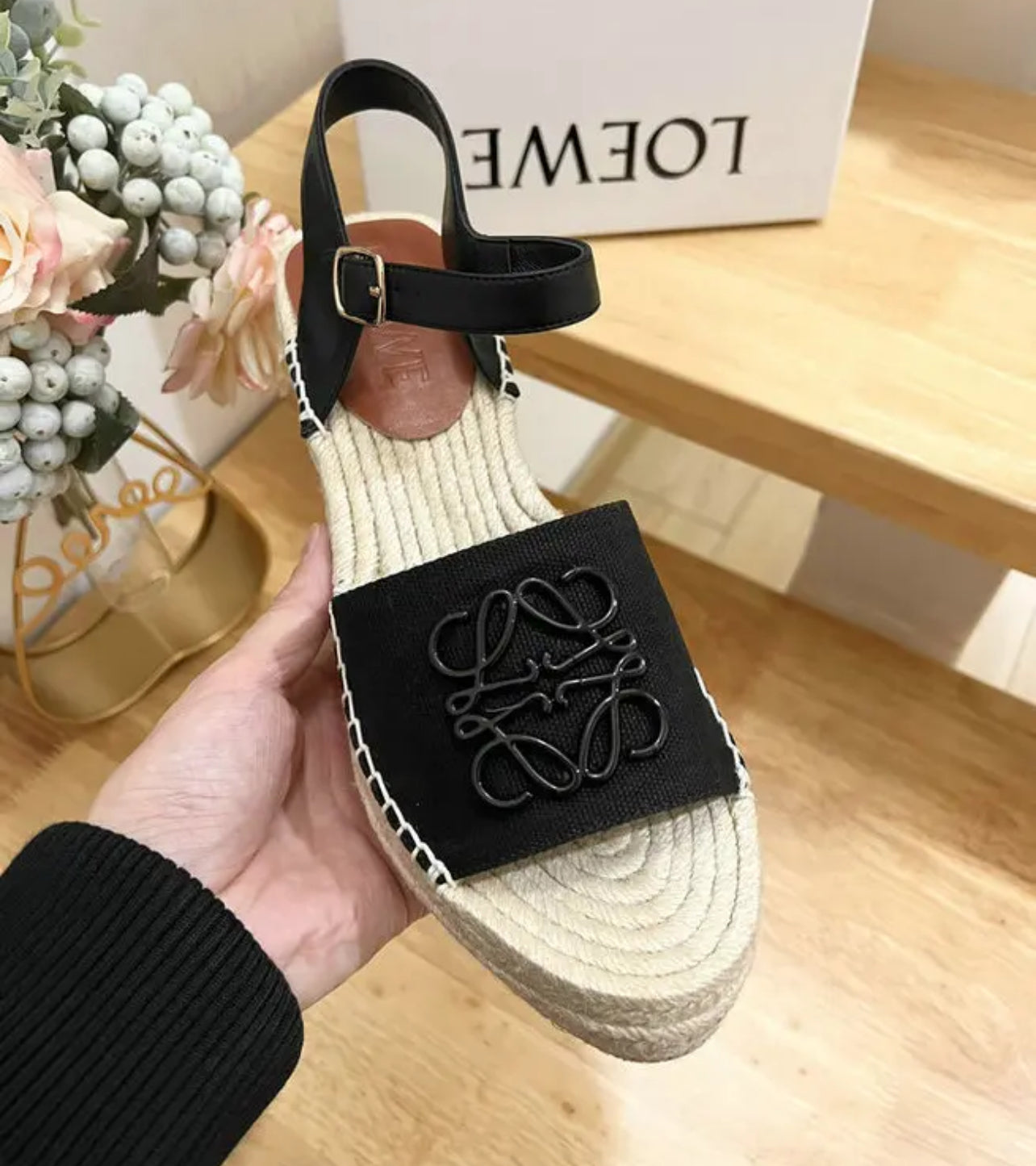 Logo Wedges
