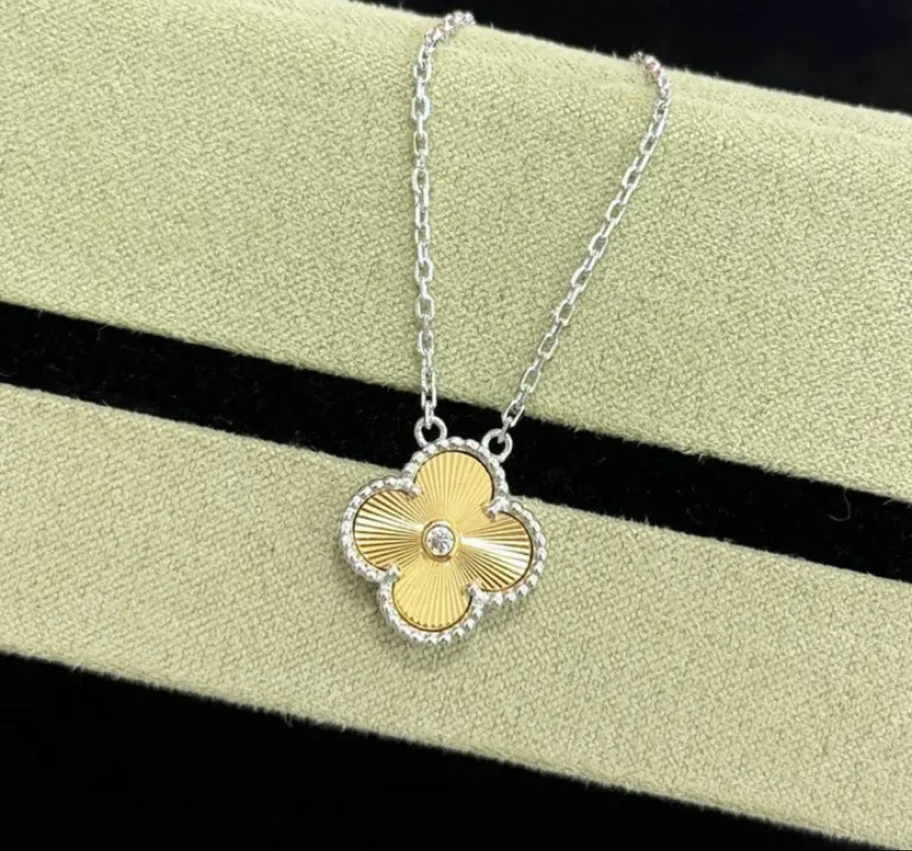 Alhambra Pendant