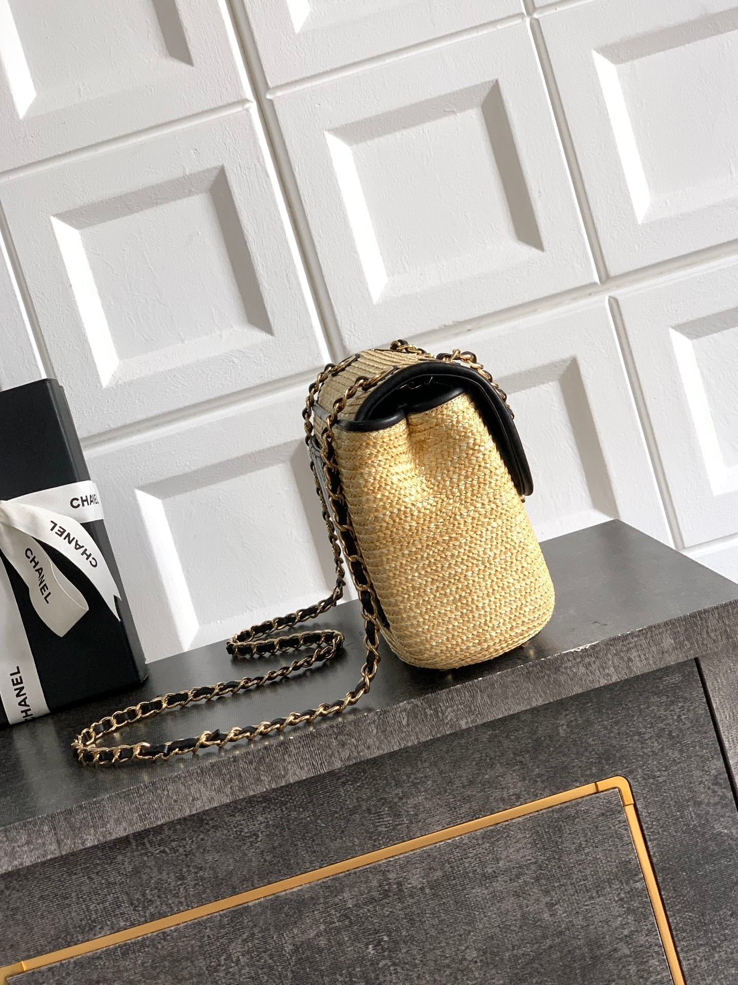 Raffia Classic Flap
