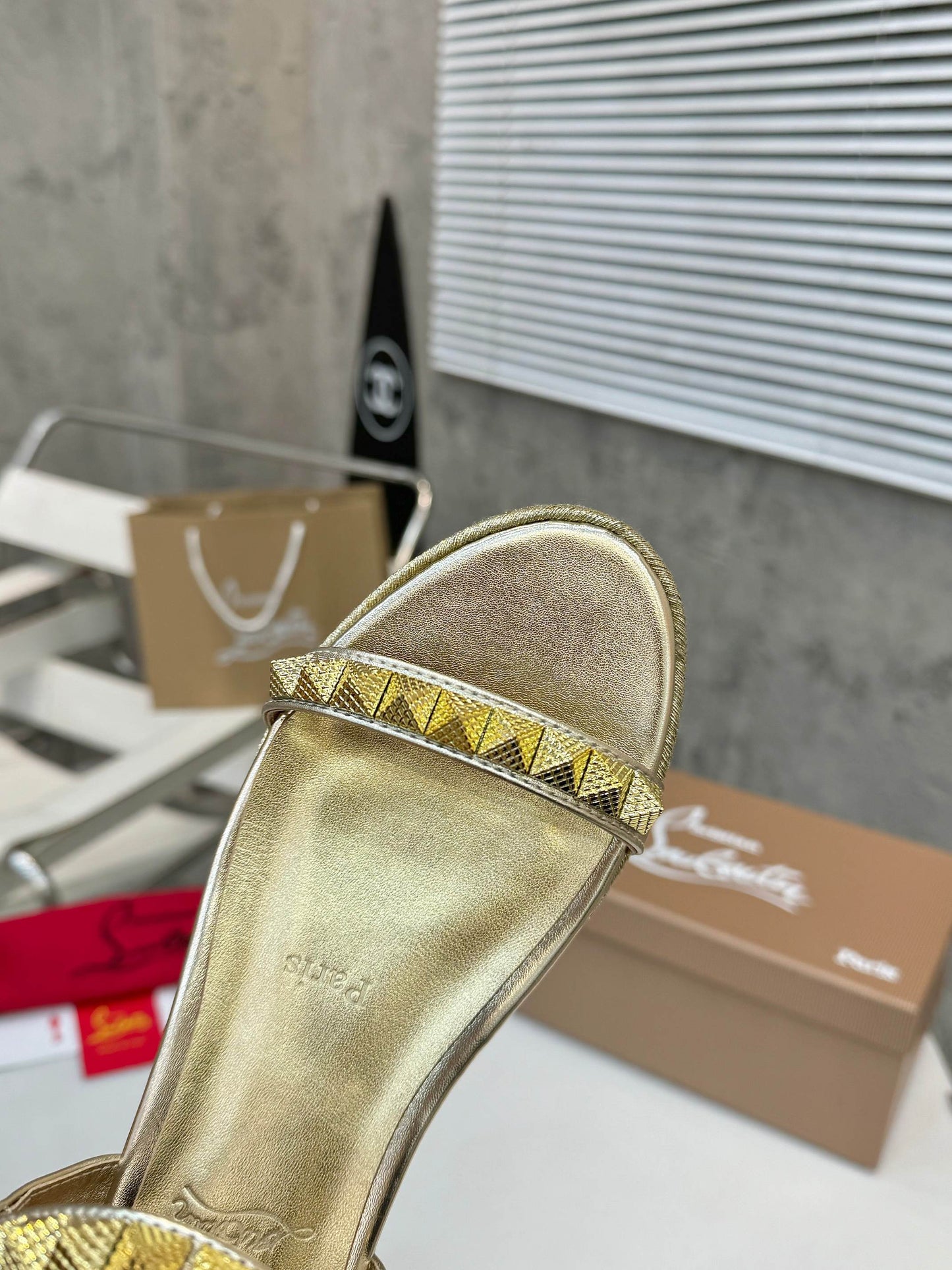 Stud Wedges