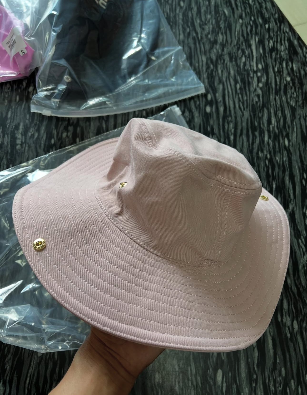 Logo Hat