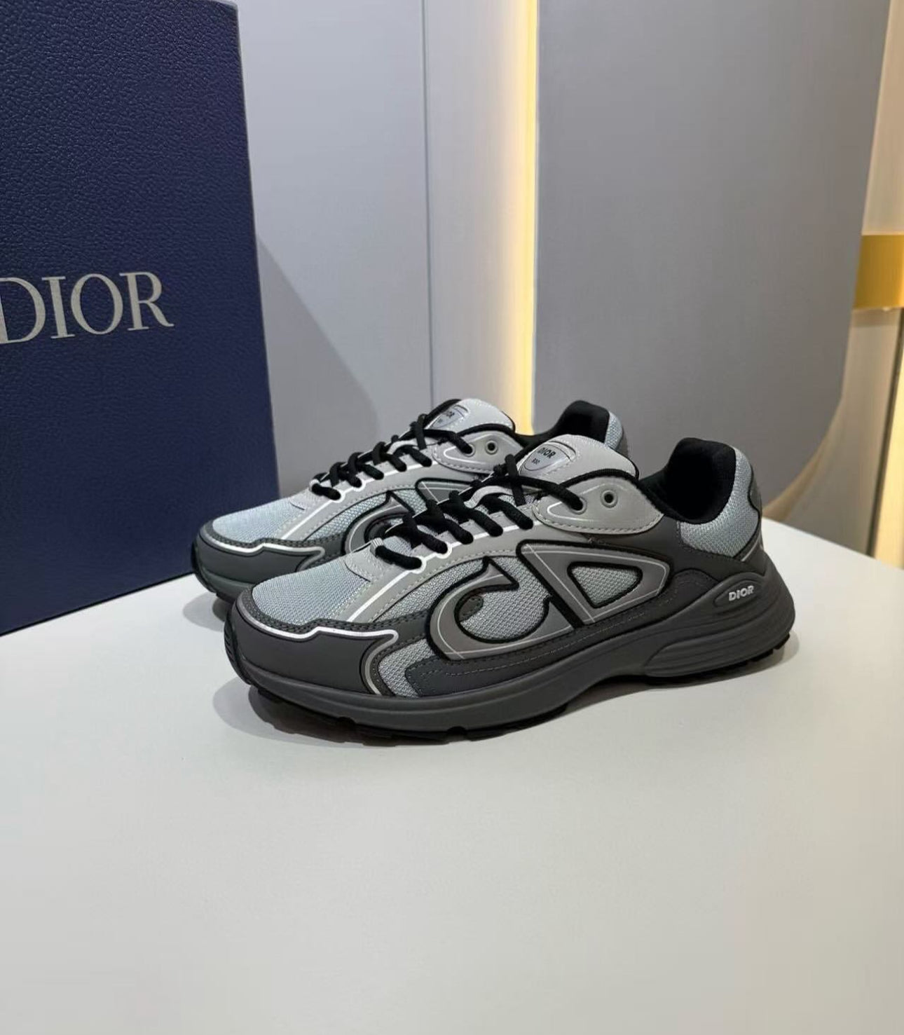 B30 Sneaker