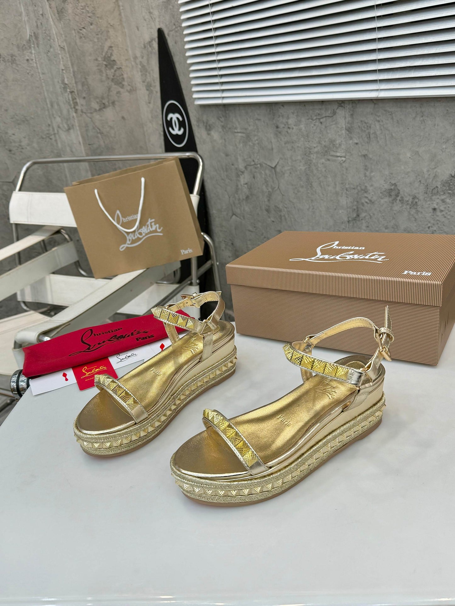 Stud Wedges