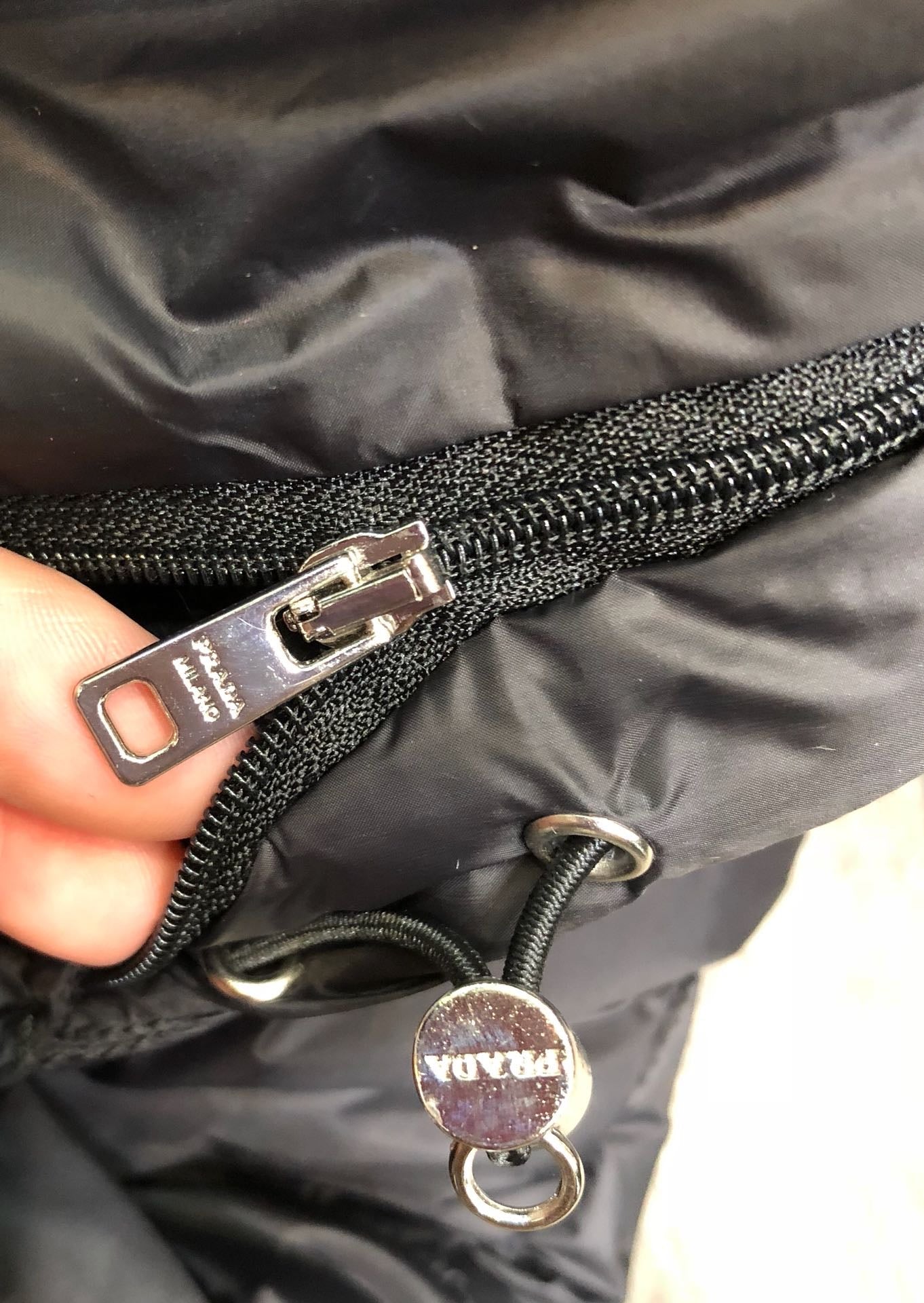Logo Coat