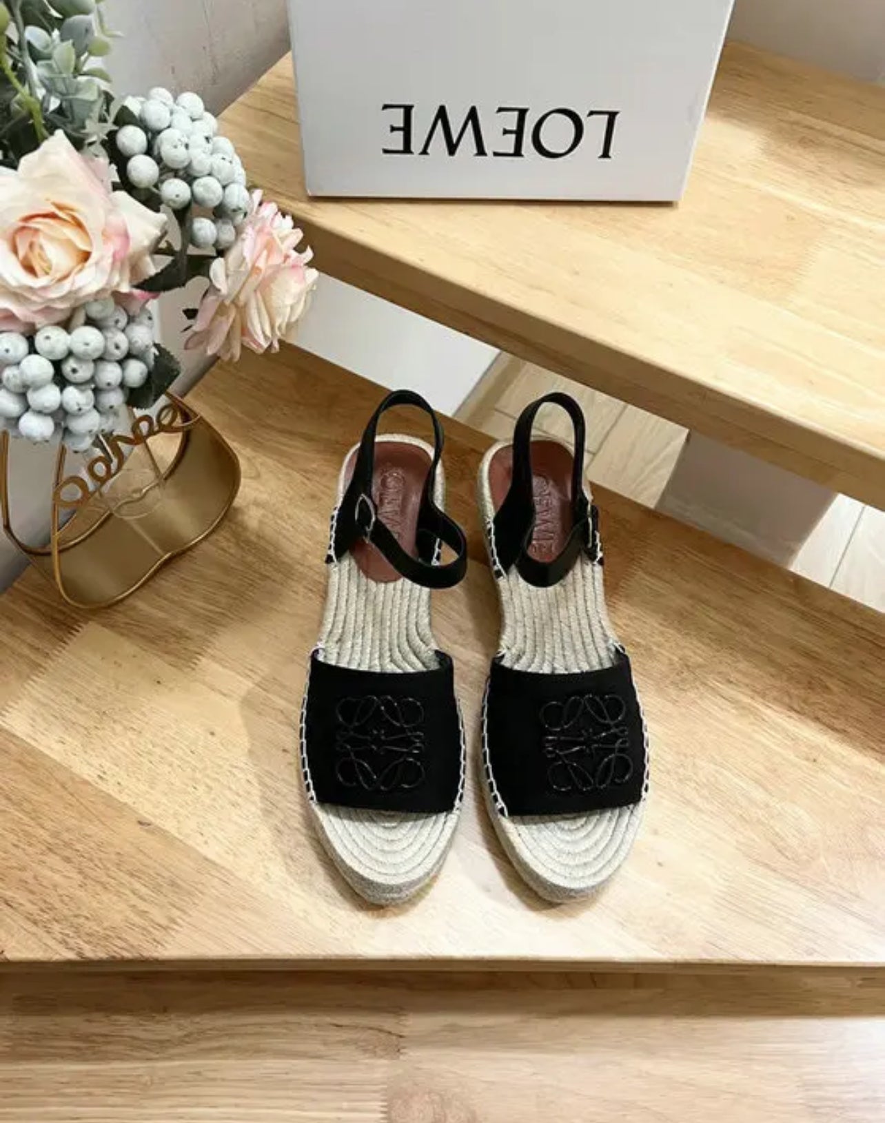 Logo Wedges