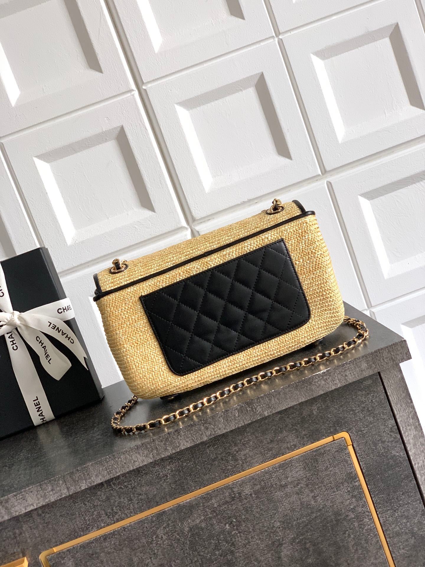 Raffia Classic Flap