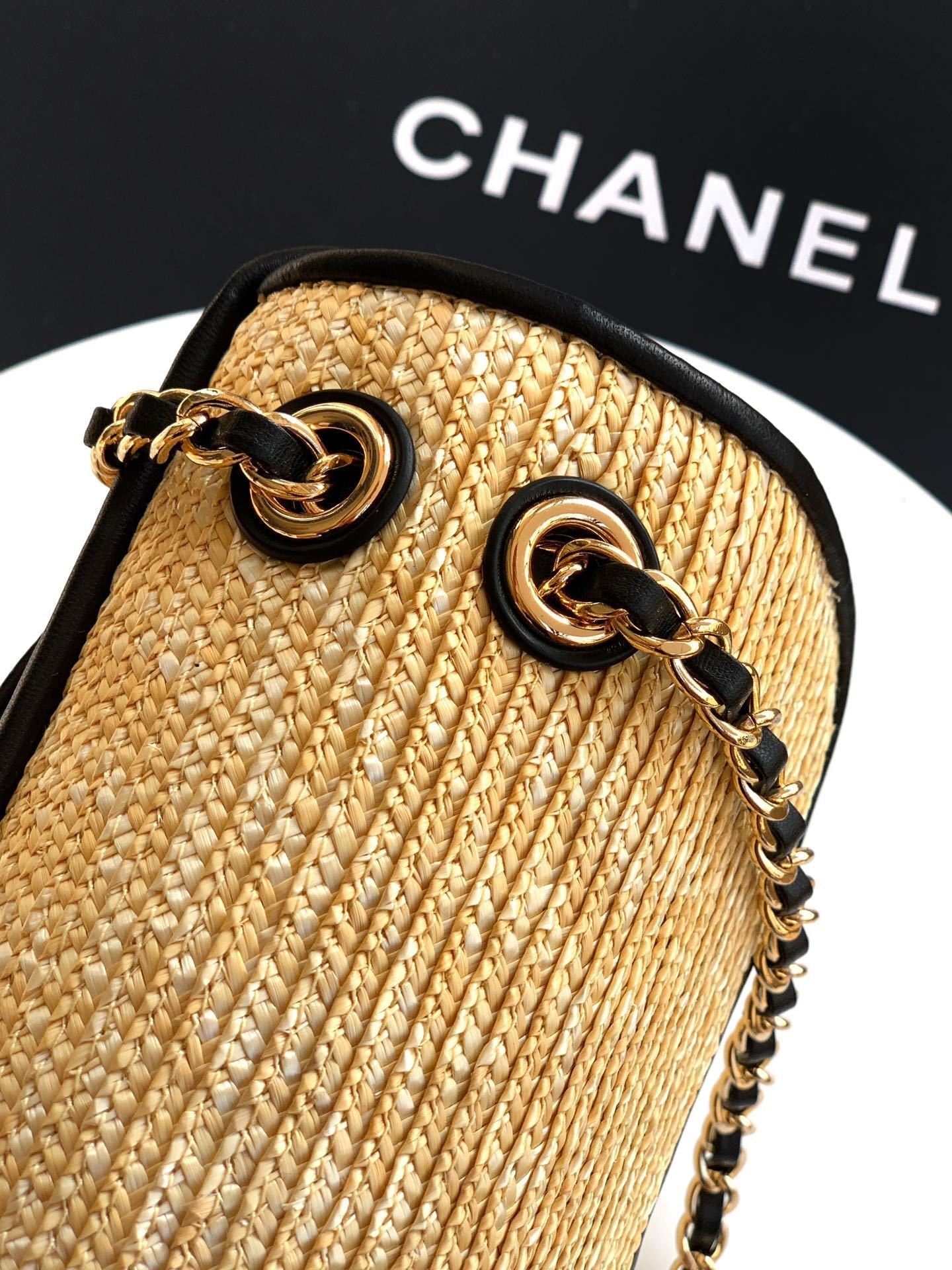 Raffia Classic Flap